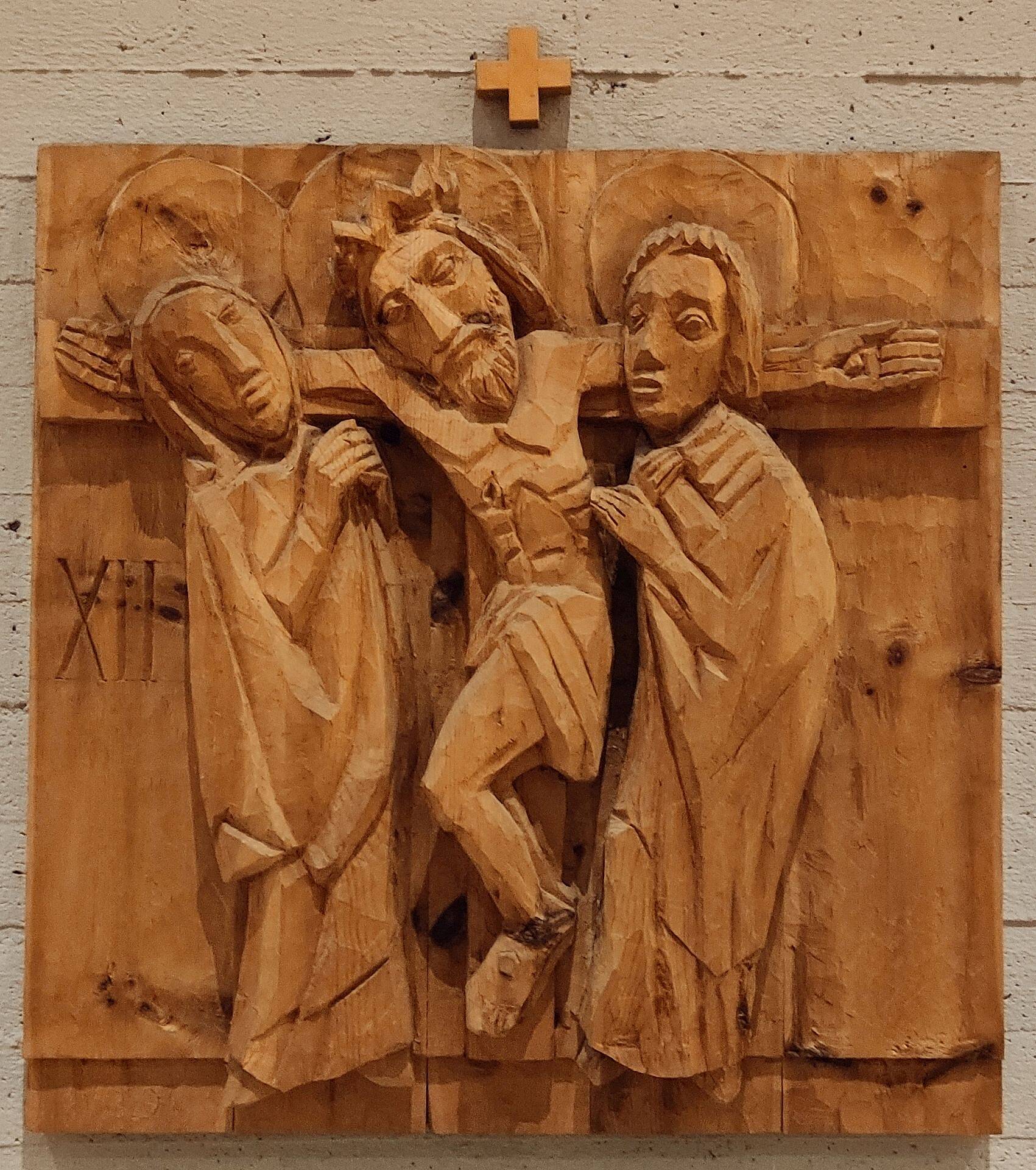 12. Station: Jesus stirbt am Kreuz